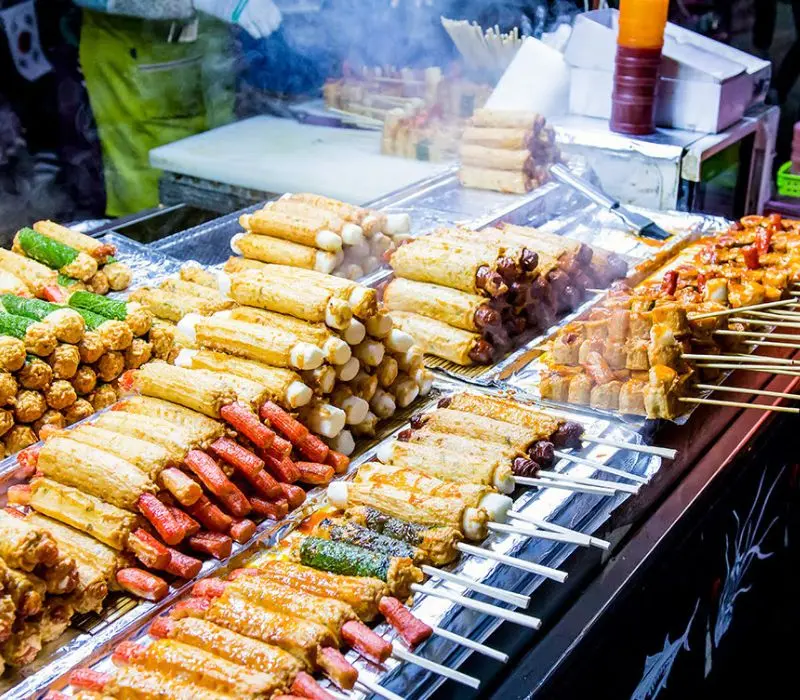 Khám phá Myeongdong, con phố sầm uất với hàng loạt điều thú vị