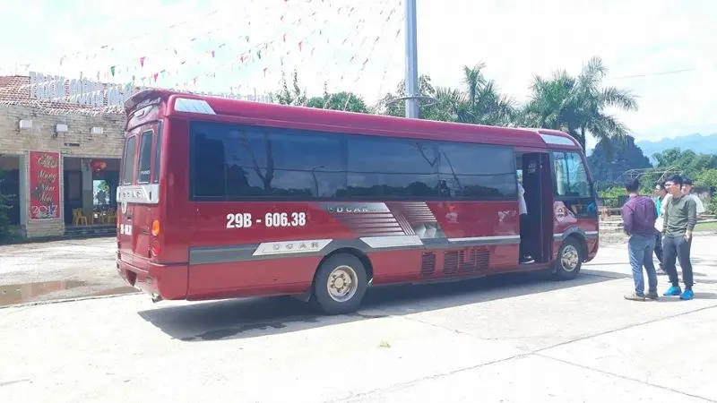 Tổng hợp xe kh&aacute;ch H&agrave; Nội H&ograve;a B&igrave;nh uy t&iacute;n, gi&aacute; tốt 3