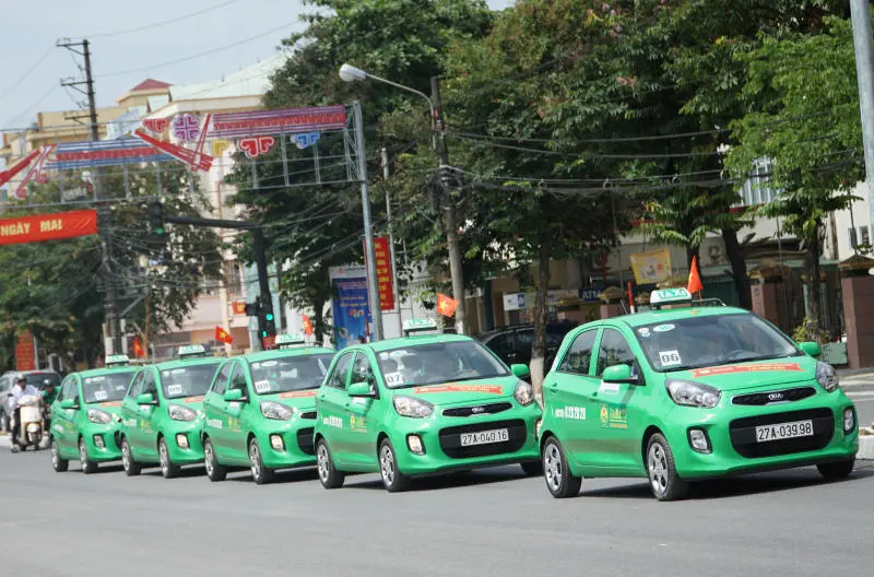 Top taxi Hòa Bình giúp bạn có chuy&ecirc;́n đi thu&acirc;̣n lợi 3