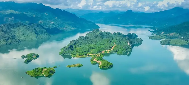 Tắm hồ Thung Nai H&ograve;a B&igrave;nh, thăm bản l&agrave;ng đậm văn h&oacute;a d&acirc;n tộc 2