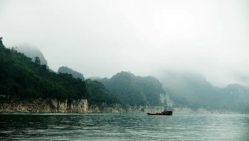 Tắm hồ Thung Nai H&ograve;a B&igrave;nh, thăm bản l&agrave;ng đậm văn h&oacute;a d&acirc;n tộc 3