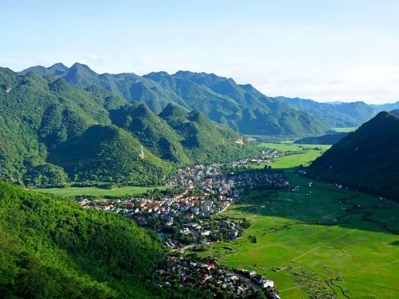 Top 11 điểm du lịch H&ograve;a B&igrave;nh đẹp đến nao l&ograve;ng 8