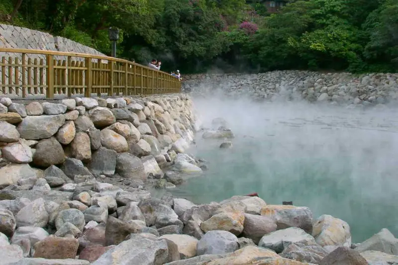 Top 11 điểm du lịch H&ograve;a B&igrave;nh đẹp đến nao l&ograve;ng 12