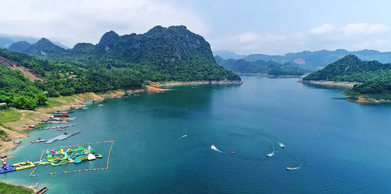 Du lịch Mai Ch&acirc;u, h&agrave;nh tr&igrave;nh kh&aacute;m ph&aacute; những điều thơ mộng 4