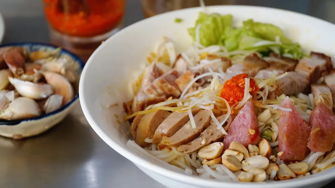 Đậm đ&agrave; m&oacute;n b&uacute;n mắm n&ecirc;m Hội An nhất định phải thưởng thức 8