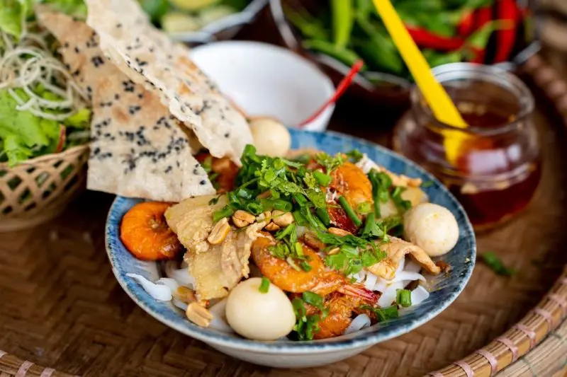 Đậm đ&agrave; vị ngon m&oacute;n m&igrave; Quảng đặc sản v&ugrave;ng đất văn h&oacute;a 2