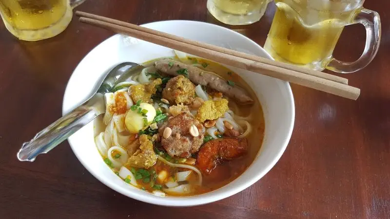 Đậm đ&agrave; vị ngon m&oacute;n m&igrave; Quảng đặc sản v&ugrave;ng đất văn h&oacute;a 8