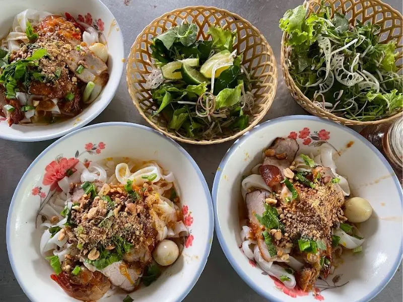 Đậm đ&agrave; vị ngon m&oacute;n m&igrave; Quảng đặc sản v&ugrave;ng đất văn h&oacute;a 9