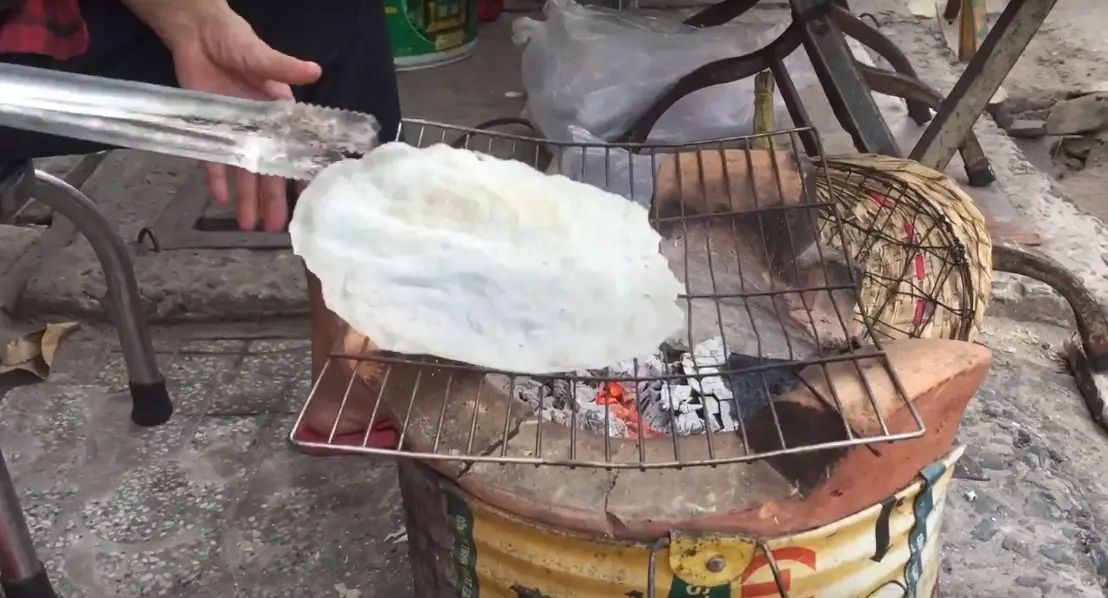 Điểm mặt gọi tên 6 địa điểm bán bánh đập Hội An ngon đậm đà hương vị xứ Quảng 7