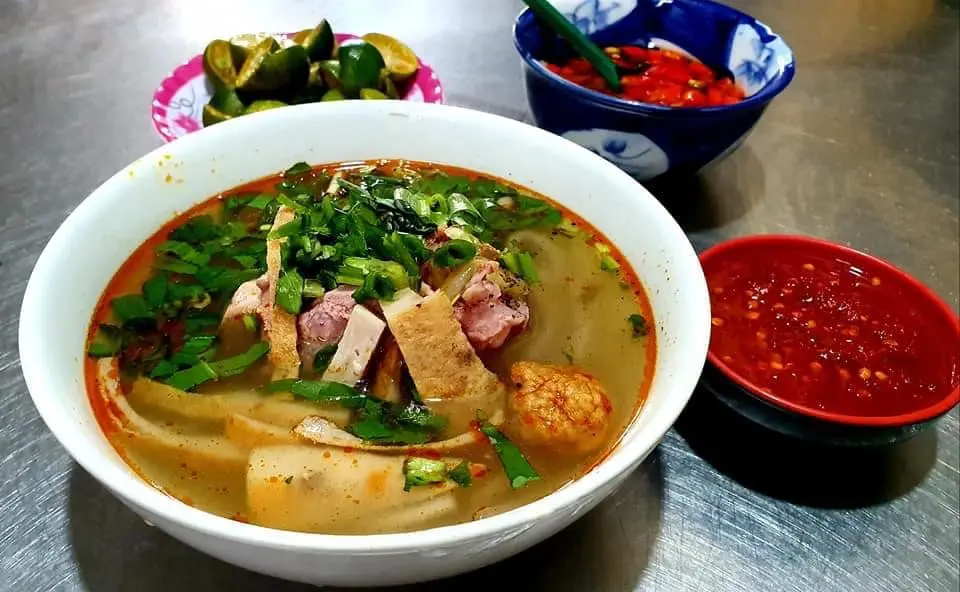 Du lịch Hội An nhất định phải thử qua bánh canh bà Quýt 7