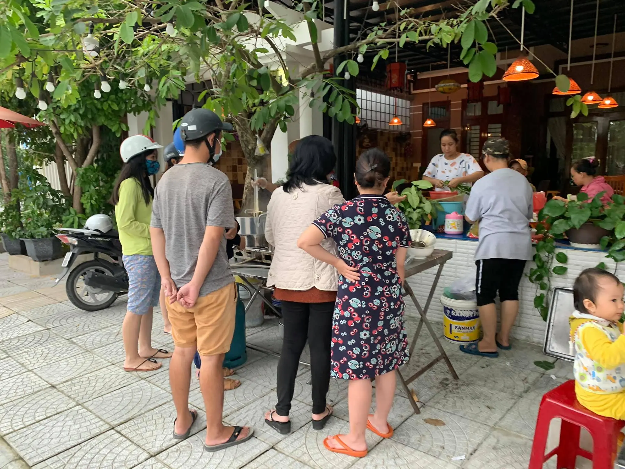 Du lịch Hội An nhất định phải thử qua bánh canh bà Quýt 13