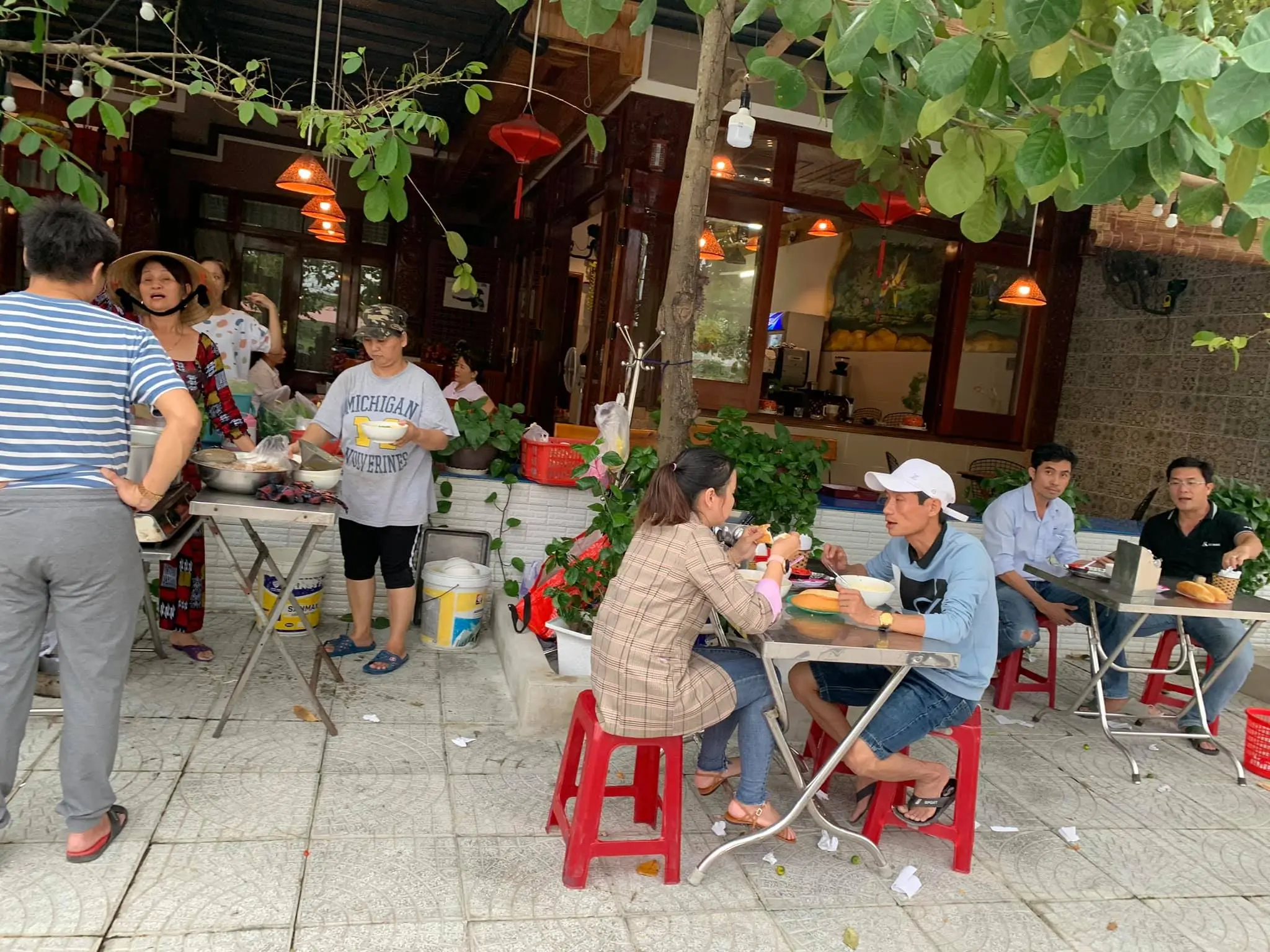 Du lịch Hội An nhất định phải thử qua bánh canh bà Quýt 12