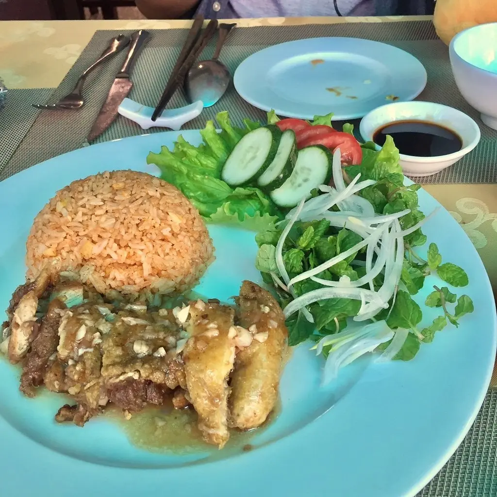 Green Heaven Restaurant Hoi An - Nh&agrave; h&agrave;ng sở hữu tầm nh&igrave;n tuyệt đẹp nh&igrave;n ra quảng trường s&ocirc;ng Ho&agrave;i 14