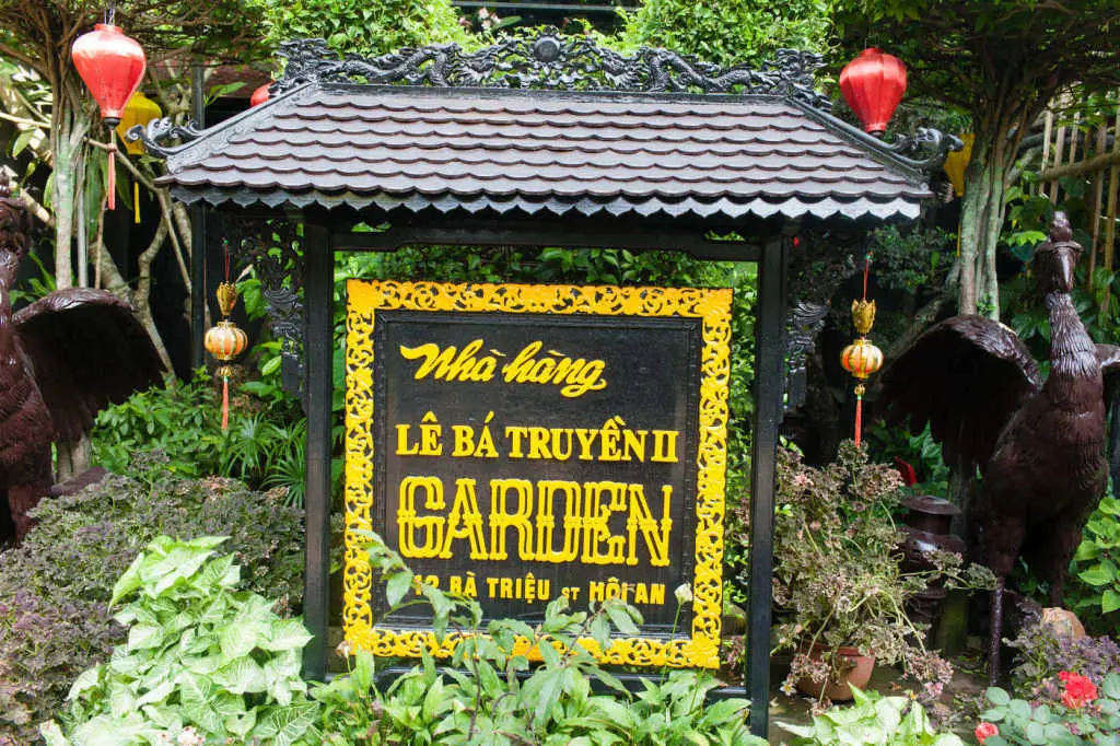 Le Ba Truyen Restaurant Hoi An - Đặc sắc nh&agrave; h&agrave;ng Việt với kiến tr&uacute;c đặc trưng phố cổ 3
