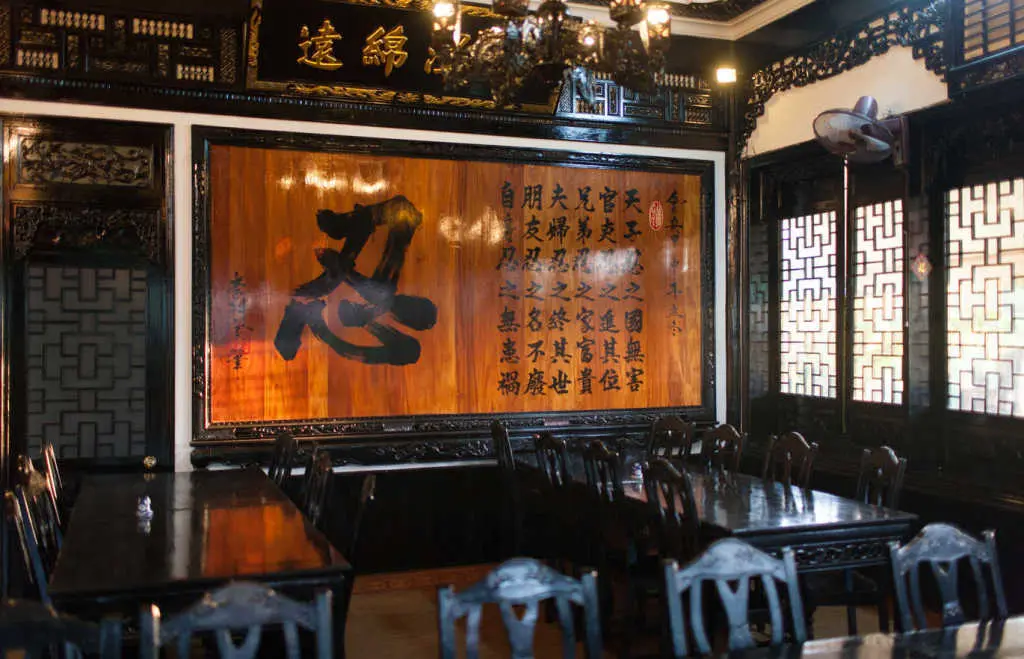 Le Ba Truyen Restaurant Hoi An - Đặc sắc nh&agrave; h&agrave;ng Việt với kiến tr&uacute;c đặc trưng phố cổ 5