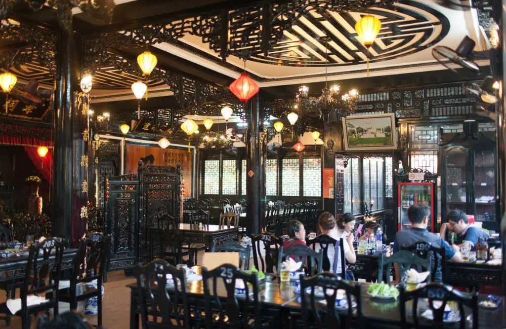Le Ba Truyen Restaurant Hoi An - Đặc sắc nh&agrave; h&agrave;ng Việt với kiến tr&uacute;c đặc trưng phố cổ 16