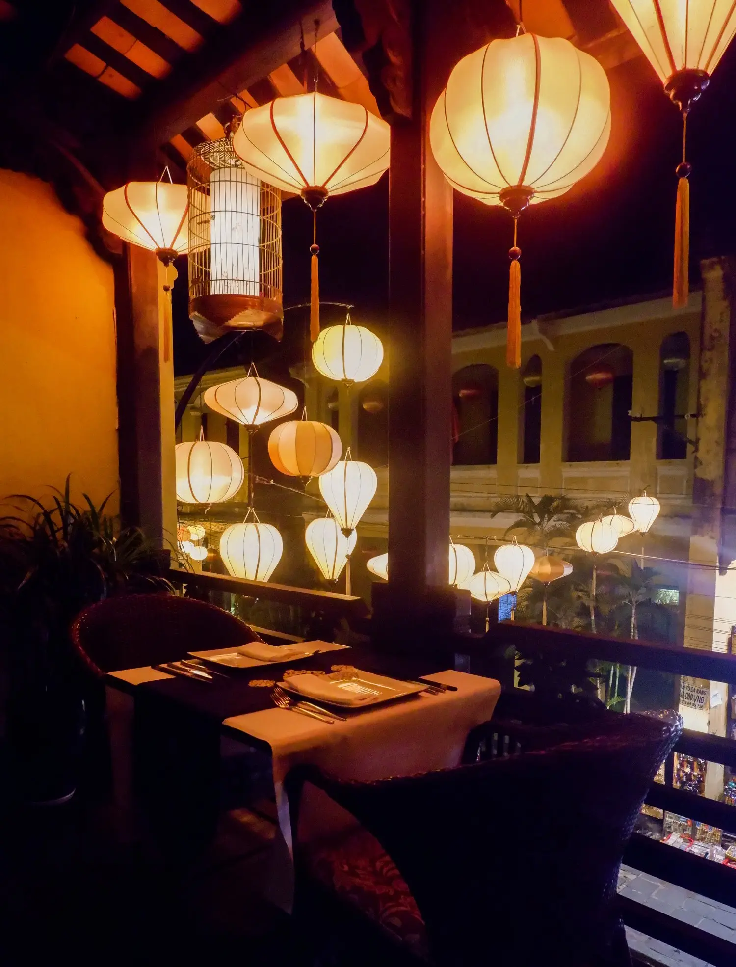 Little Faifo Restaurant Hoi An &ndash; Sự ấm c&uacute;ng v&agrave; ch&agrave;o đ&oacute;n nồng hậu từ phố cổ 12