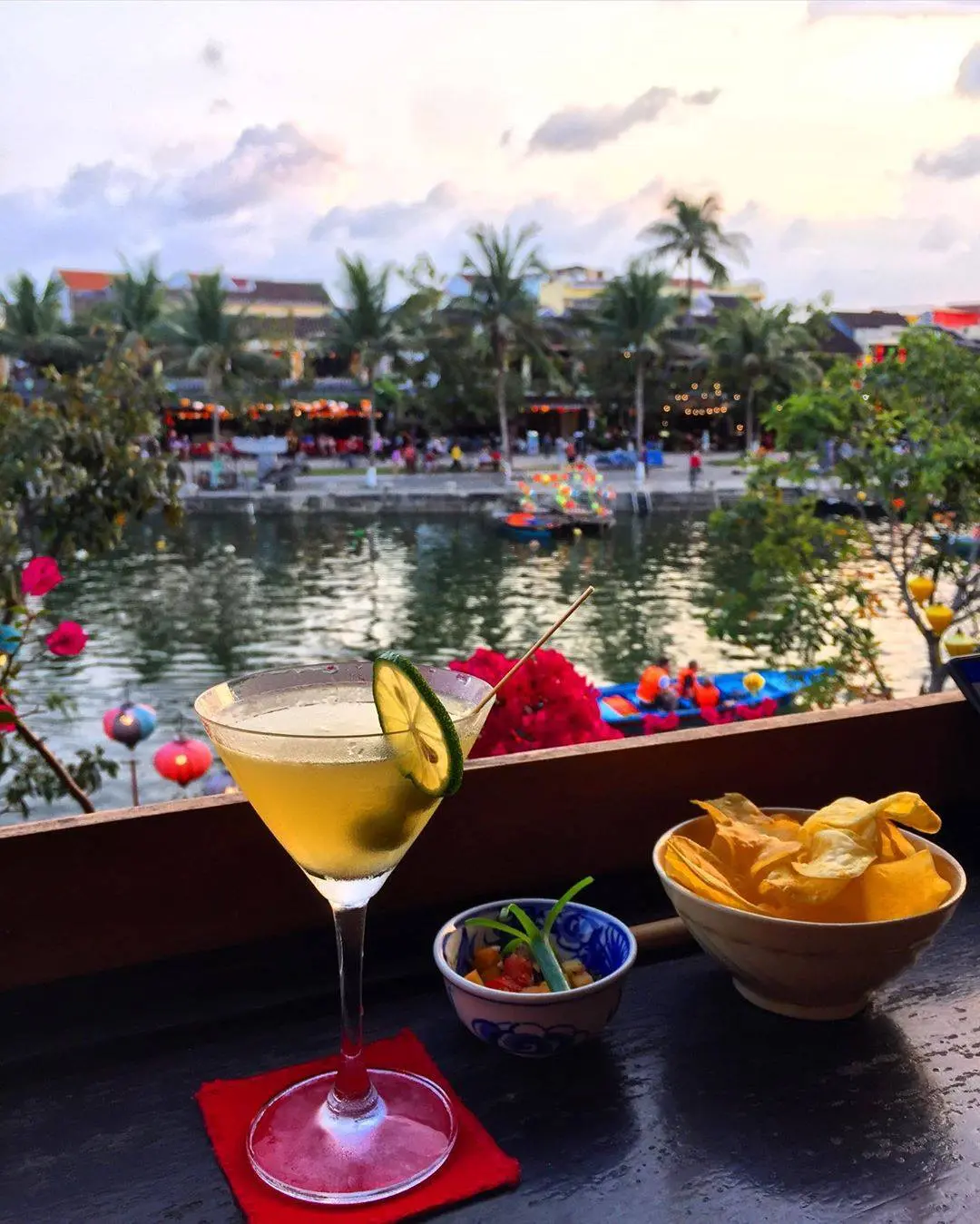 Mango Mango Hoi An restaurant - Nh&agrave; h&agrave;ng sở hữu nội thất đầy m&agrave;u sắc 15