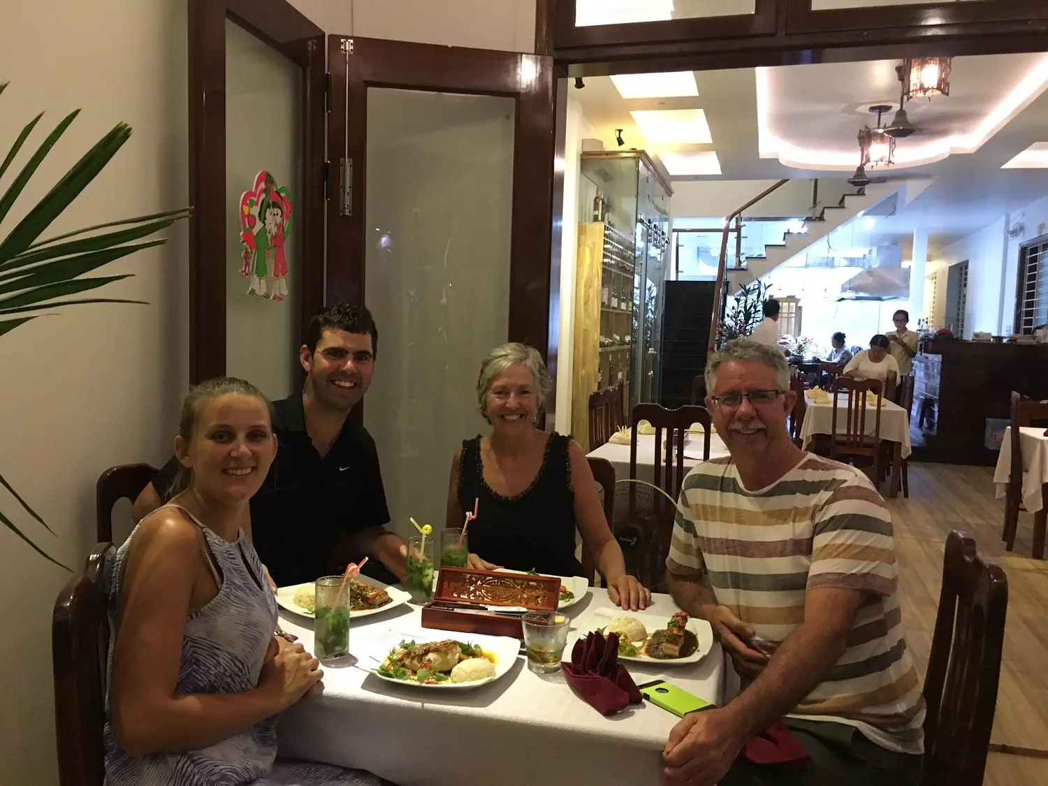 Red Dragon Restaurant Hoi An &ndash; Thưởng thức hương vị Việt theo phong c&aacute;ch phương T&acirc;y sang trọng 3
