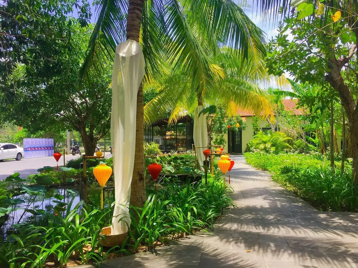 Silk Village Restaurants Hoi An - Nh&agrave; h&agrave;ng phong c&aacute;ch cổ k&iacute;nh với sức chứa hơn ng&agrave;n người 14