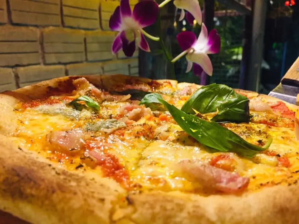 Tomato Italian Restaurant Hoi An - Thưởng thức hương vị &Yacute; ở phố cổ 19