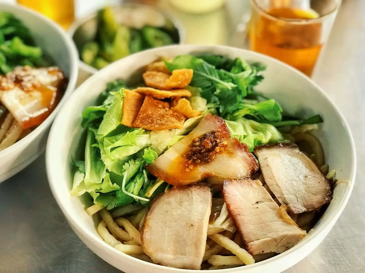 Top 10 m&oacute;n ăn vặt Hội An ngon lạc lối 7