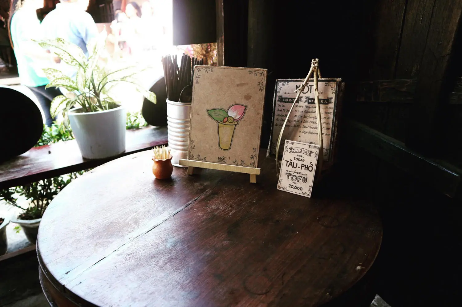 Top 21 Qu&aacute;n Caf&eacute; Phố Cổ Biết Chiều Chuộng Bạn Từ View Đến Vị 52