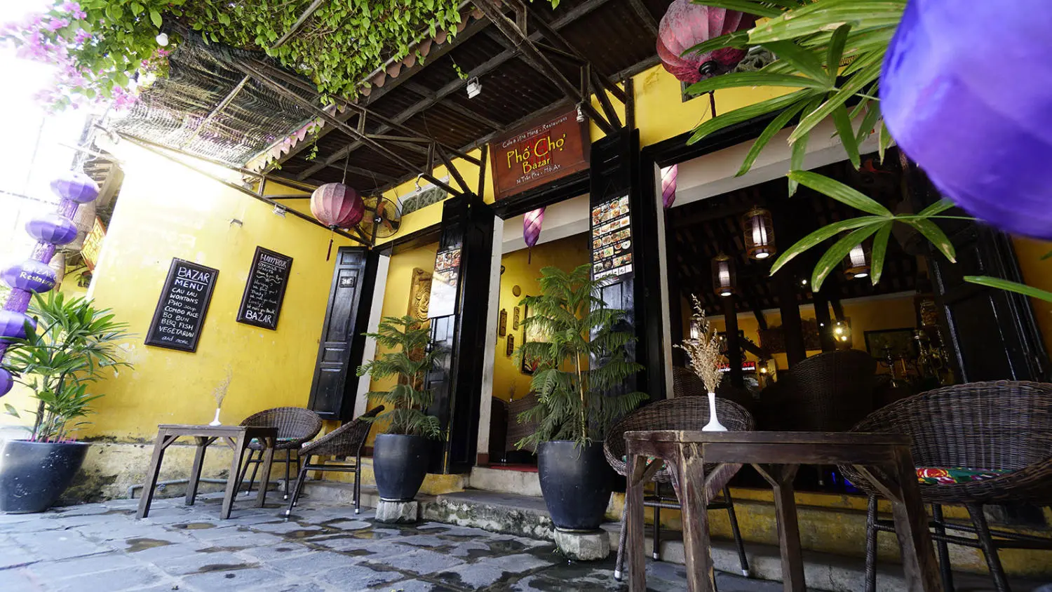 Top 21 Qu&aacute;n Caf&eacute; Phố Cổ Biết Chiều Chuộng Bạn Từ View Đến Vị 12