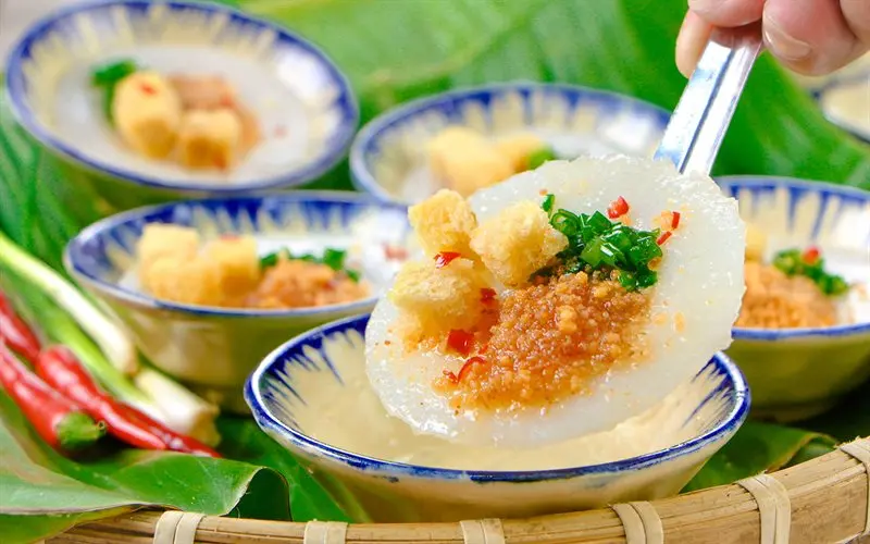 Top 6 qu&aacute;n b&aacute;nh b&egrave;o Hội An g&acirc;y thương nhớ c&aacute;c t&iacute;n đồ ẩm thực 8