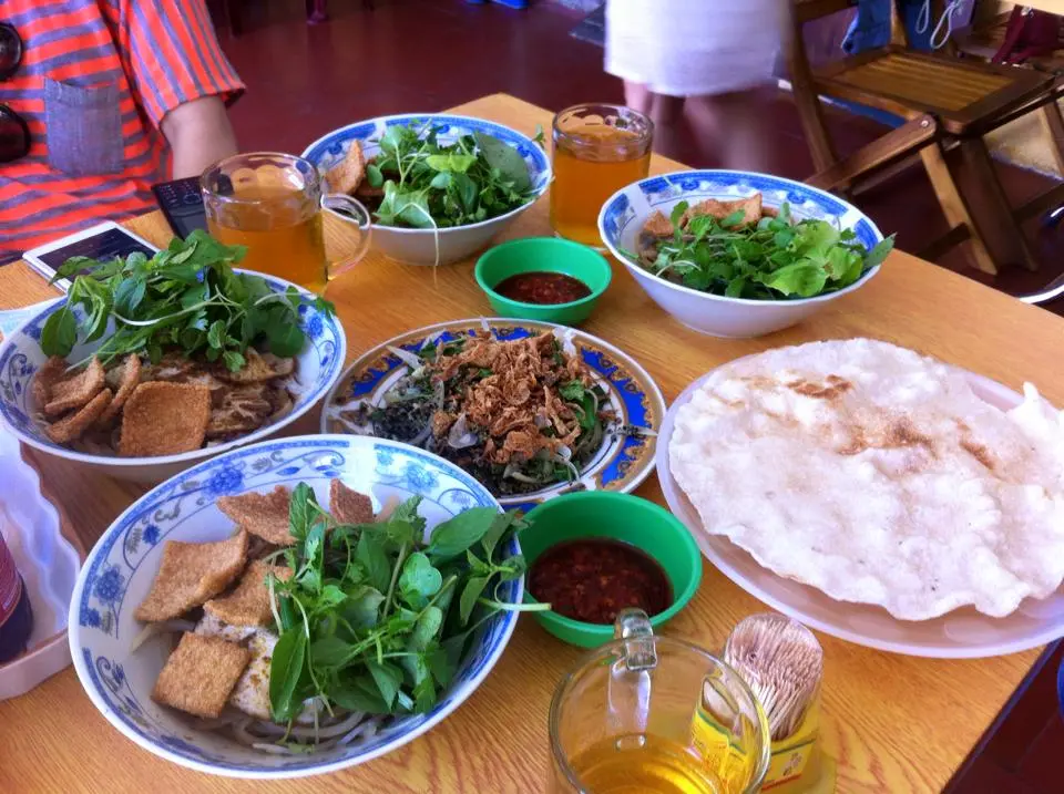 Trung Bắc restaurant Hội An - Nh&agrave; h&agrave;ng cao lầu c&oacute; thiết kế v&ocirc; c&ugrave;ng ấn tượng giữa l&ograve;ng phố Hội 10
