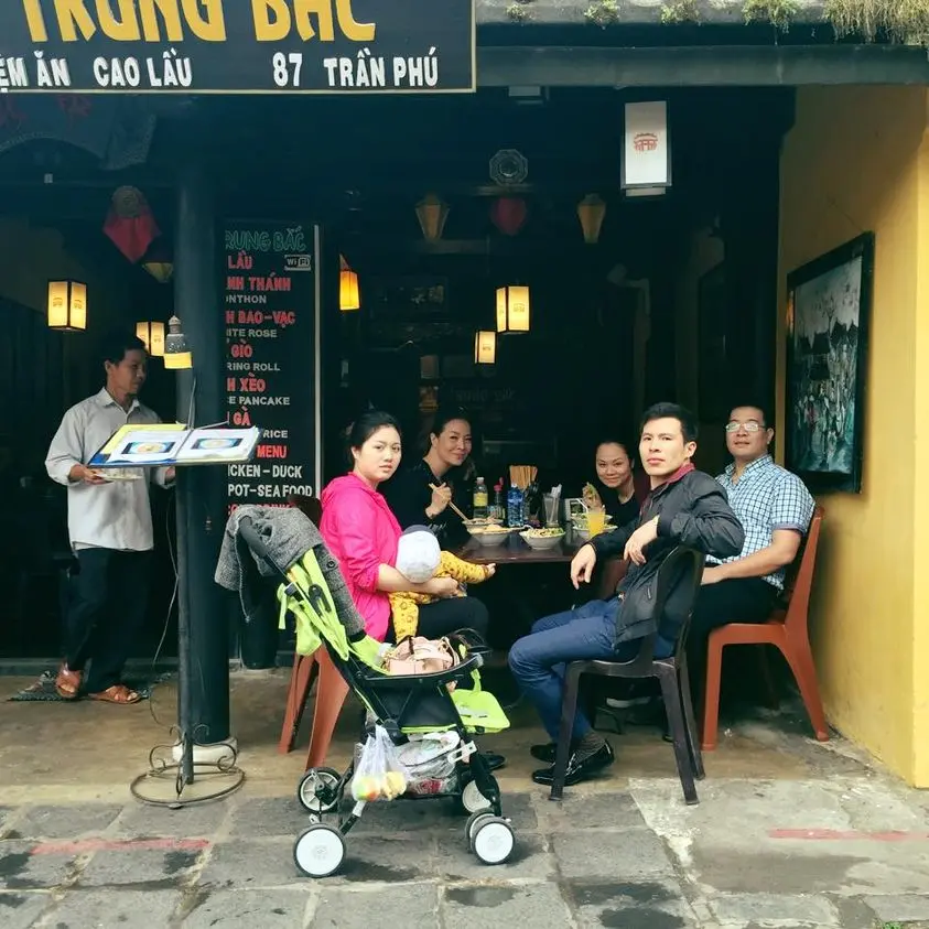 Trung Bắc restaurant Hội An - Nh&agrave; h&agrave;ng cao lầu c&oacute; thiết kế v&ocirc; c&ugrave;ng ấn tượng giữa l&ograve;ng phố Hội 2