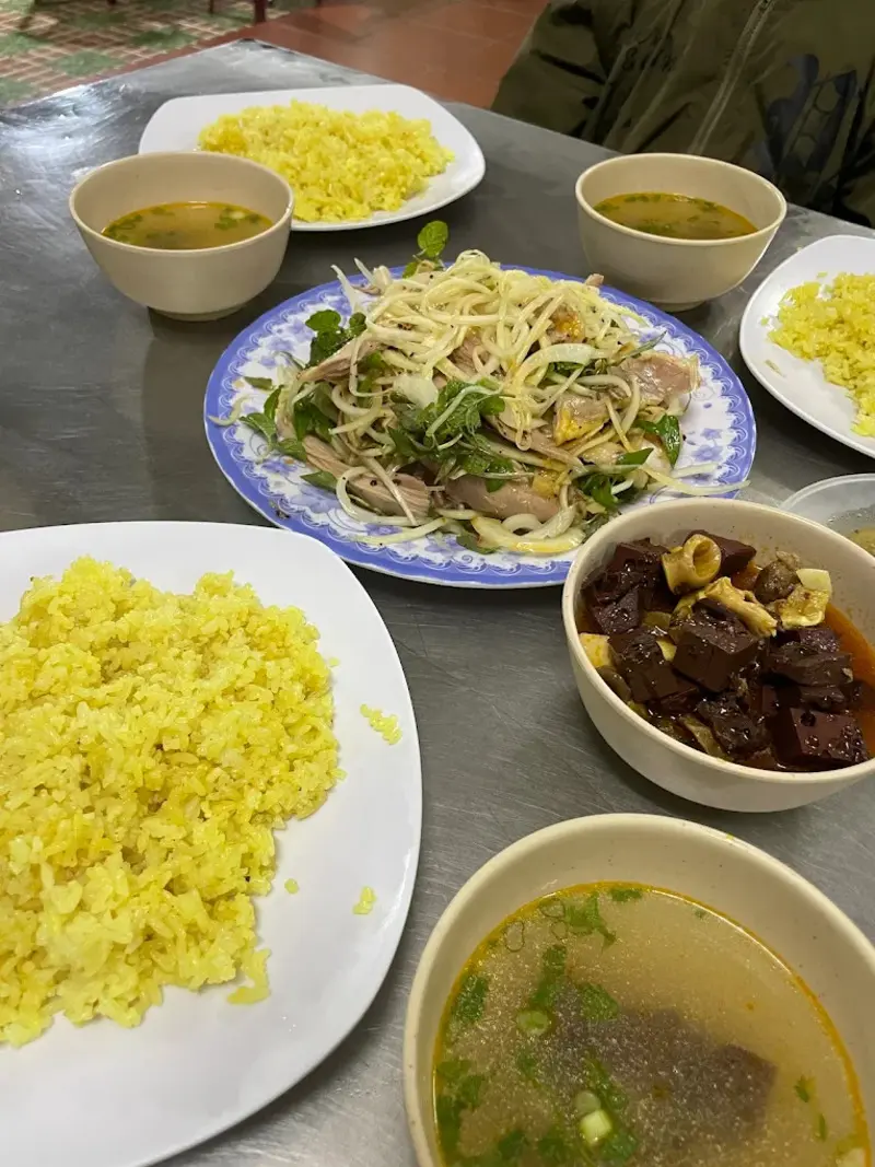 Truy t&igrave;m 10 qu&aacute;n cơm g&agrave; Hội An nức tiếng xa gần, đậm đ&agrave; hương vị Hội phố 19