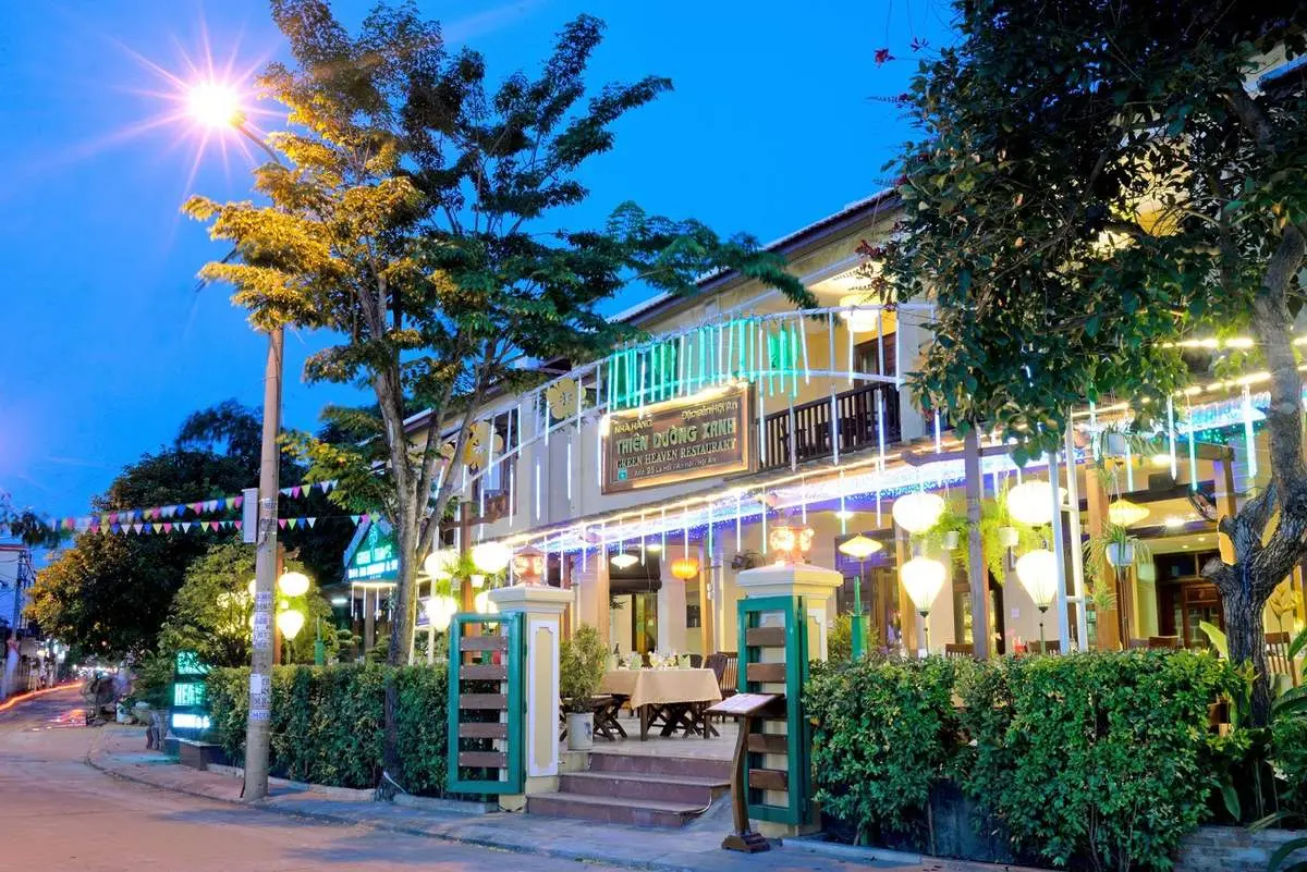 Green Heaven Restaurant Hoi An - Nhà hàng sở hữu tầm nhìn tuyệt đẹp nhìn ra quảng trường sông Hoài