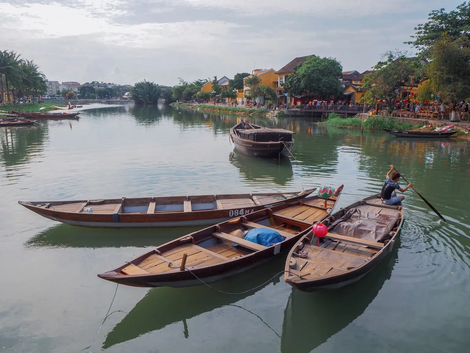 C&oacute; một Hội An đẹp cổ k&iacute;nh, l&atilde;ng mạn v&agrave; y&ecirc;n b&igrave;nh 2