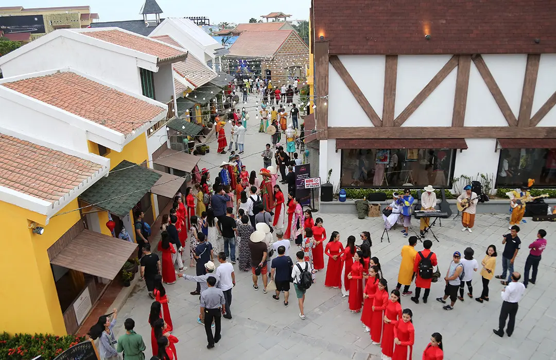 C&oacute; một Hội An đẹp cổ k&iacute;nh, l&atilde;ng mạn v&agrave; y&ecirc;n b&igrave;nh 10