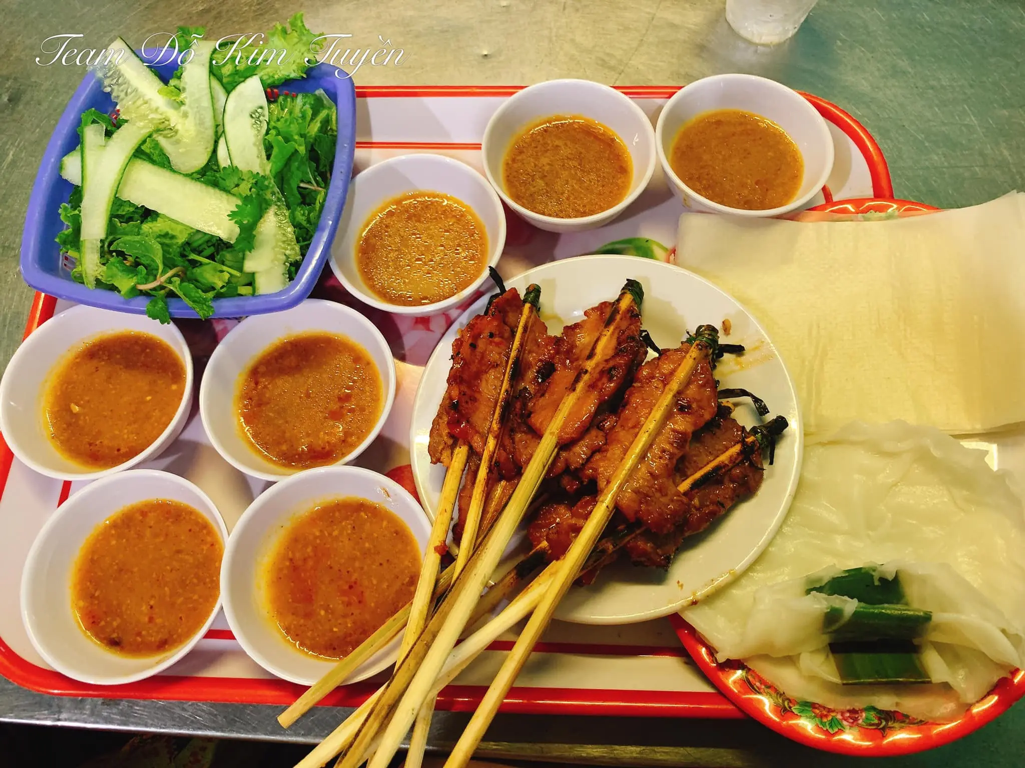 C&ugrave;ng bạn Đỗ Kim Tuyền v&agrave; hội bạn check in phố cổ Hội An rực rỡ sắc m&agrave;u 9