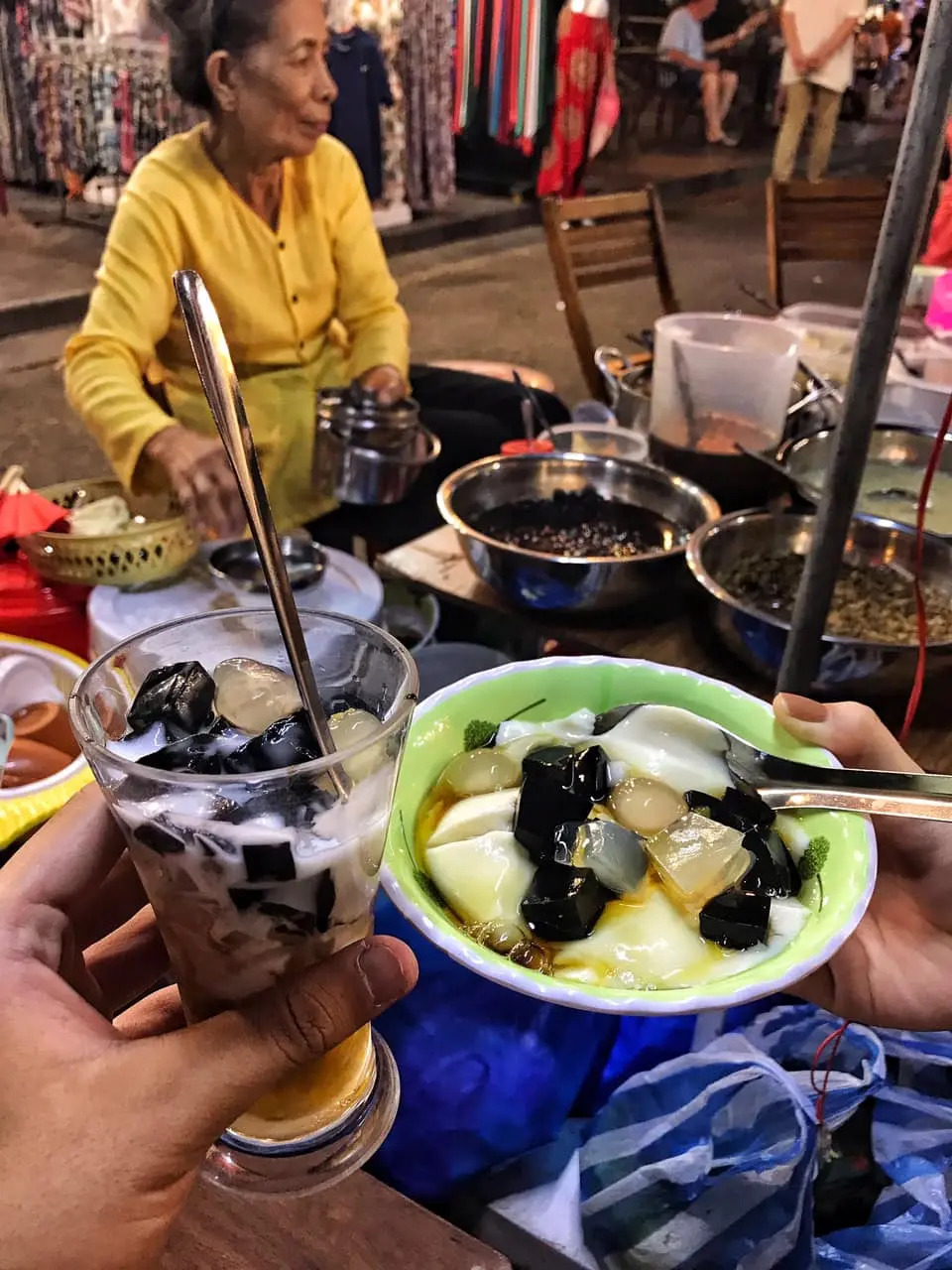 H&agrave;nh tr&igrave;nh c&ugrave;ng bạn Lu Nguyen kh&aacute;m ph&aacute; ẩm thực Hội An 10