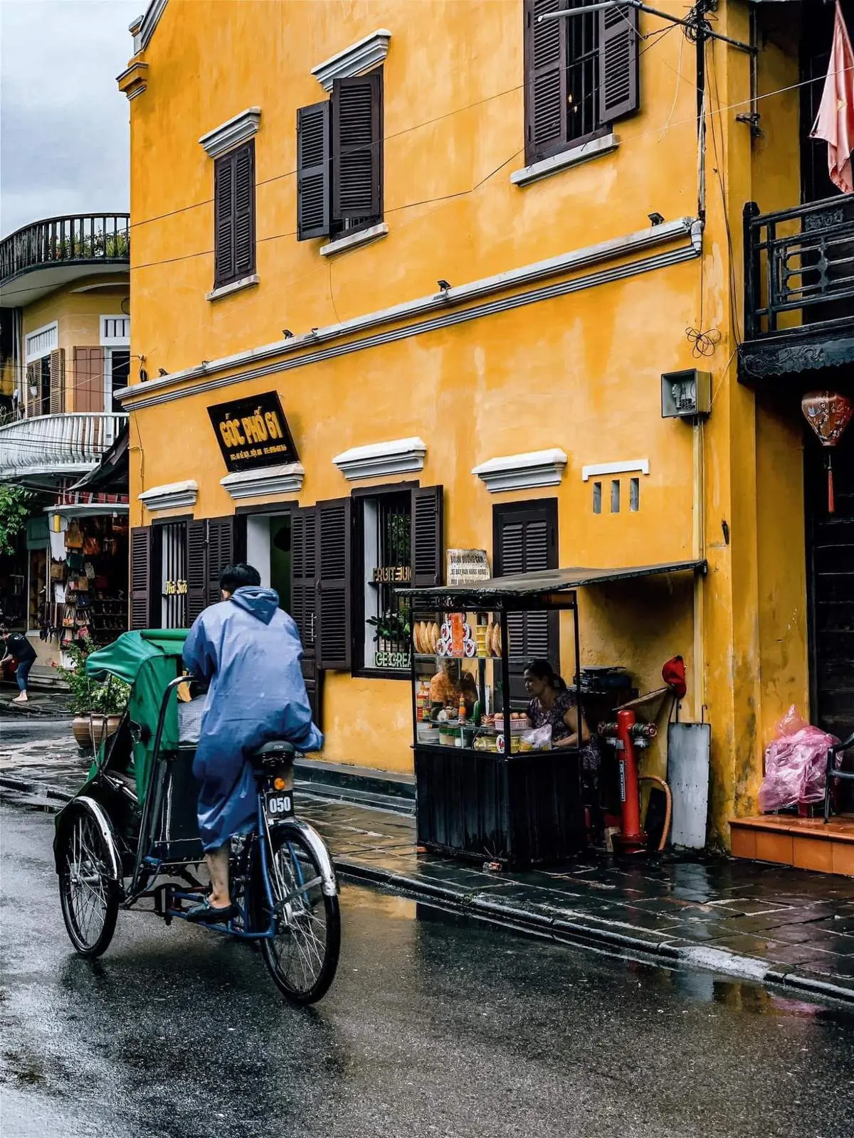 Hội An ng&agrave;y mưa v&agrave; n&eacute;t đẹp kh&aacute;c lạ bất chấp cả thời tiết 3