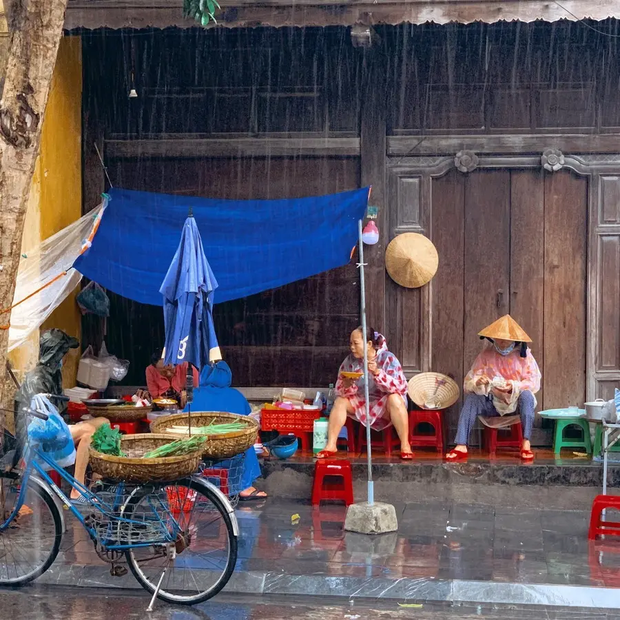 Kh&aacute;m ph&aacute; Hội An trong mưa, vẻ đẹp đa t&igrave;nh trong l&ograve;ng phố cổ 6