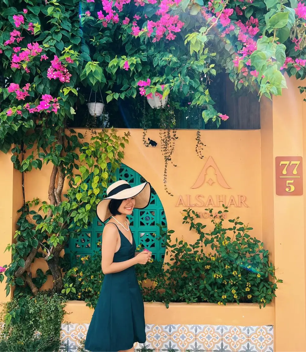 Lang thang Hội An qua từng ng&otilde; ng&aacute;ch c&ugrave;ng c&ocirc; n&agrave;ng Ho&agrave;ng Hoa 6