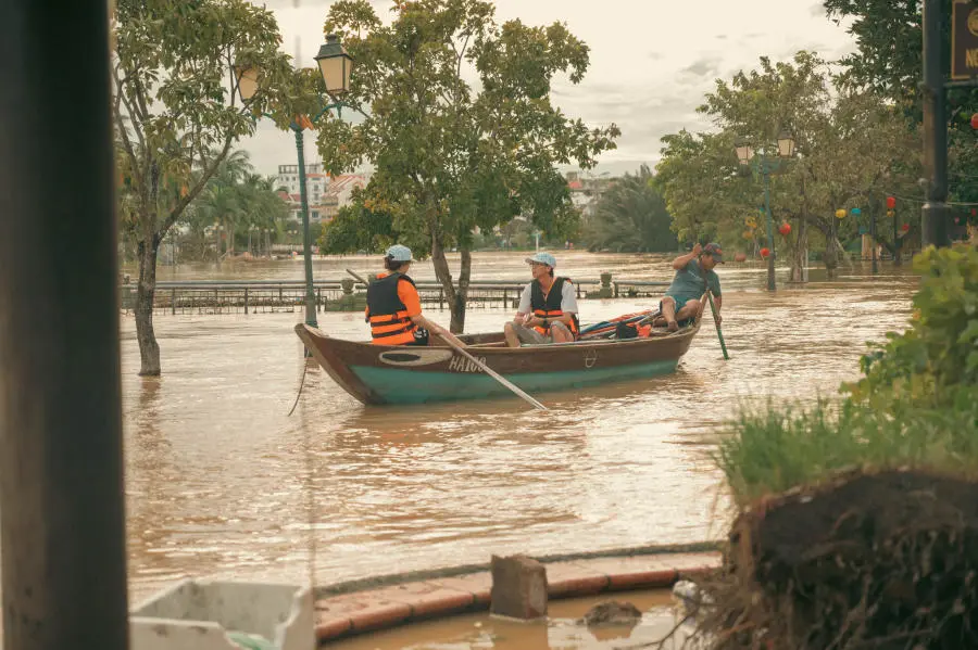 N&eacute;t đẹp của Phố cổ Hội An sau khi cơn b&atilde;o Noru đi qua 25