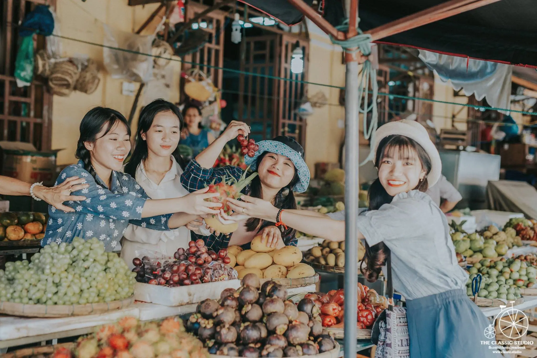 Si&ecirc;u ấn tượng bộ ảnh kỷ yếu của học sinh trường THPT Trần Qu&yacute; C&aacute;p về Hội An thời bao cấp 7
