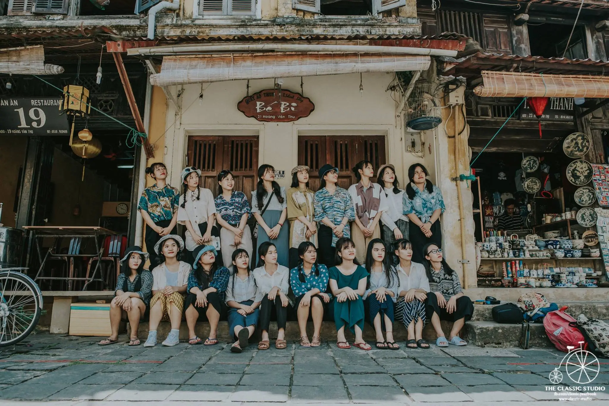Si&ecirc;u ấn tượng bộ ảnh kỷ yếu của học sinh trường THPT Trần Qu&yacute; C&aacute;p về Hội An thời bao cấp 15