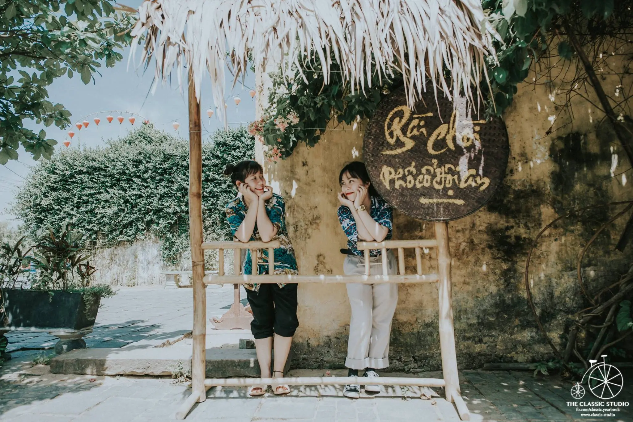 Si&ecirc;u ấn tượng bộ ảnh kỷ yếu của học sinh trường THPT Trần Qu&yacute; C&aacute;p về Hội An thời bao cấp 14