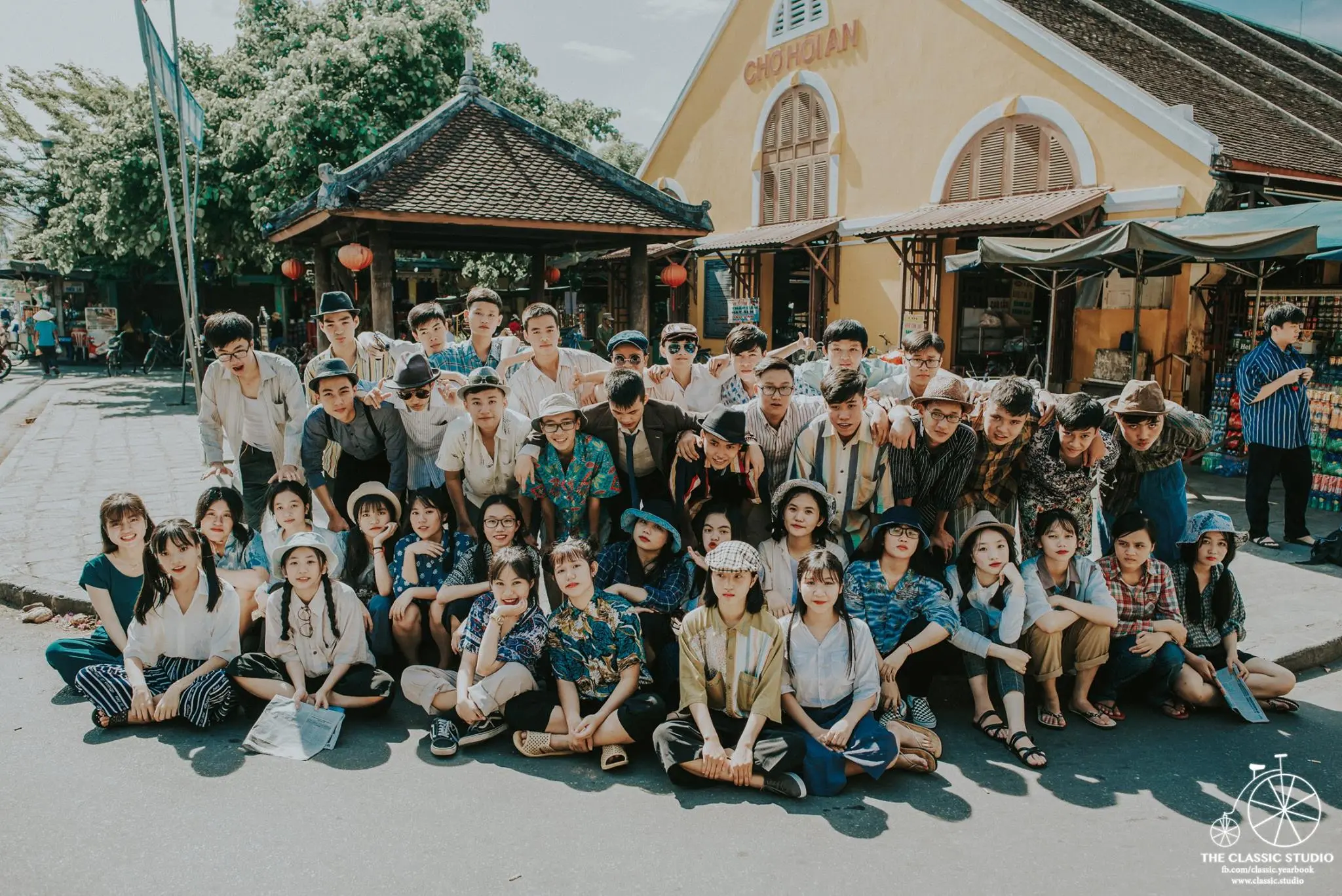 Si&ecirc;u ấn tượng bộ ảnh kỷ yếu của học sinh trường THPT Trần Qu&yacute; C&aacute;p về Hội An thời bao cấp 10