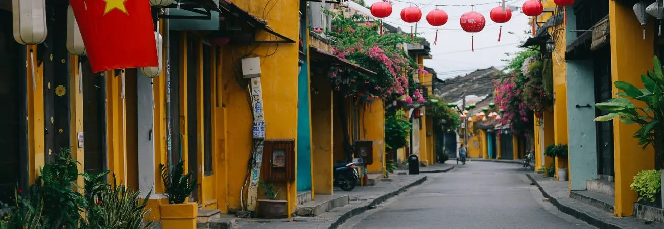 Phố cổ Hội An đẹp yêu kiều qua lăng kính của anh chàng Nguyên Phan
