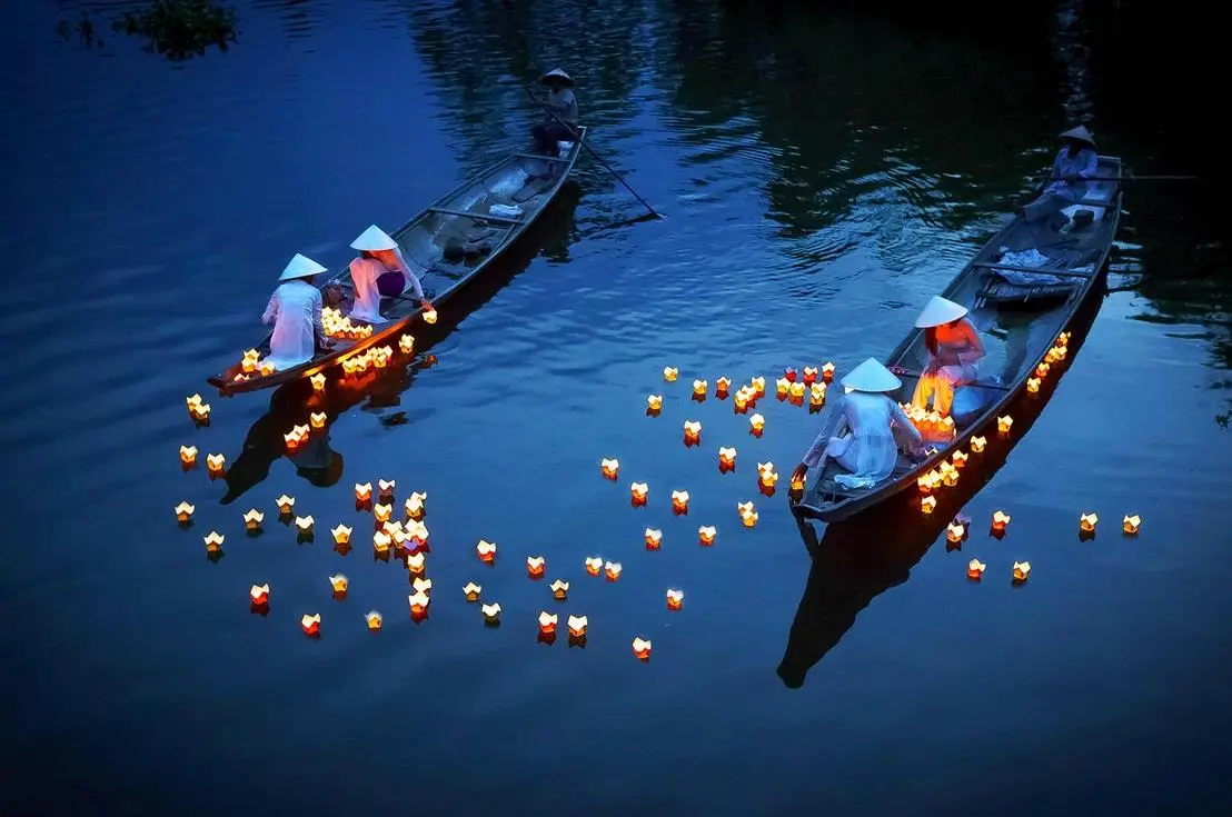 Lễ Hội Hoa Đăng Hội An rực rỡ và đầy ảo diệu trên sông Hoài