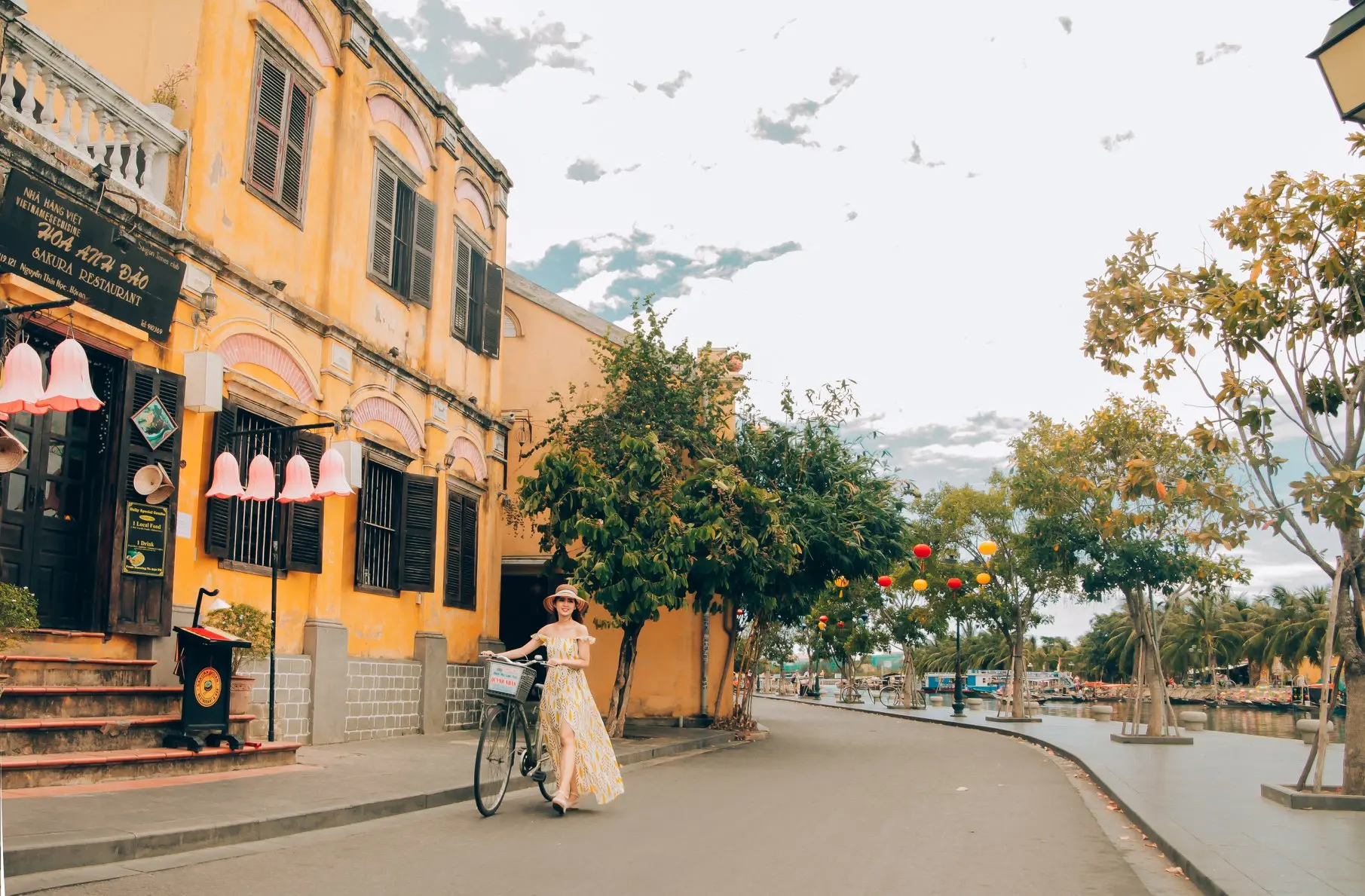 B&iacute; quyết mặc đẹp khi dạo chơi phố cổ Hội An 8