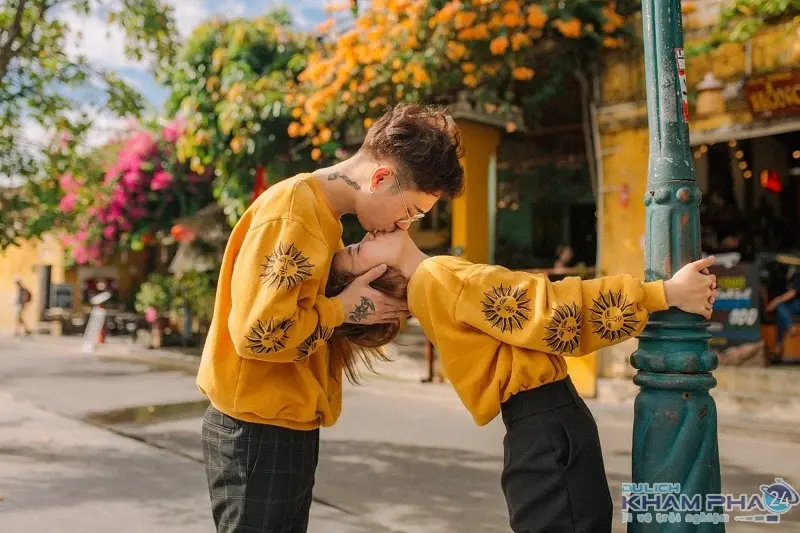 B&iacute; quyết mặc đẹp khi dạo chơi phố cổ Hội An 9