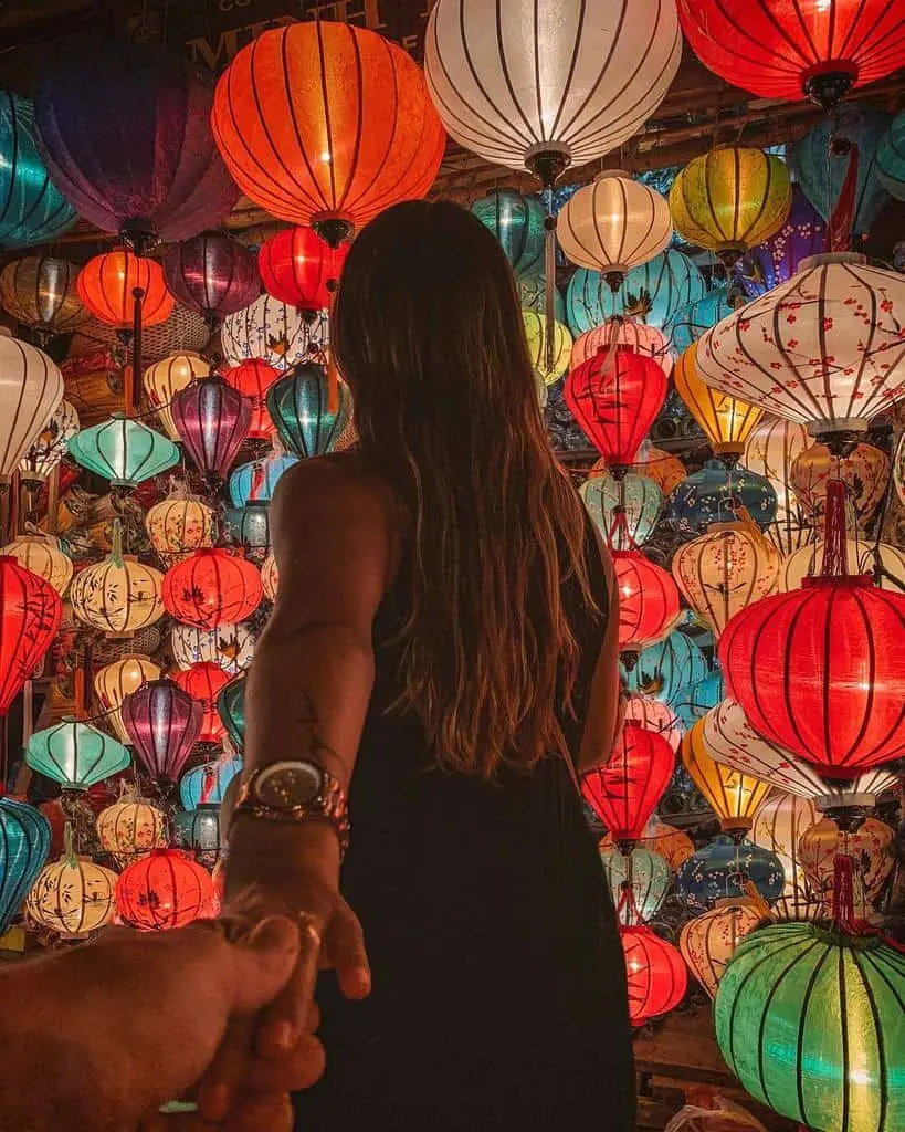 Lưu ngay những cách pose dáng đẹp tại Hội An cho dân nghiện sống ảo 9